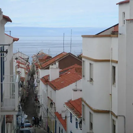 - Grao D' Areia Nazaré