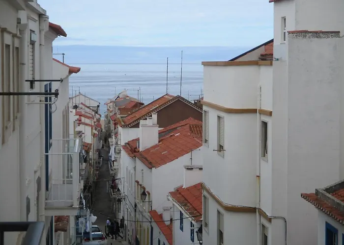 - Grao D' Areia Nazaré